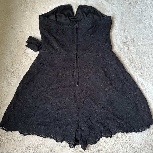 Jun & Ivy Black Lace Strapless Romper - Picture 2 of 5